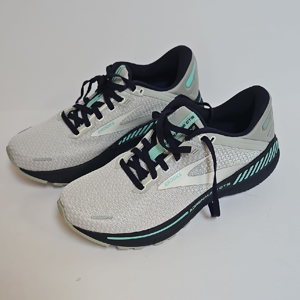 Brooks Womens Size 10M New Without Tag